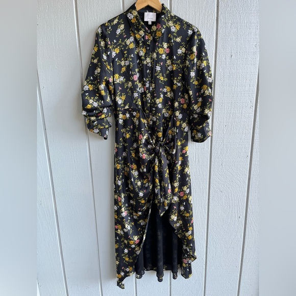 cinq a sept Dresses & Skirts - Cinq à Sept Jacey Floating Daisies Shirtdress High Low in Black Multi Size 8